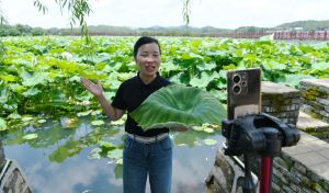 宁都：“新农人”直播带货助农增收